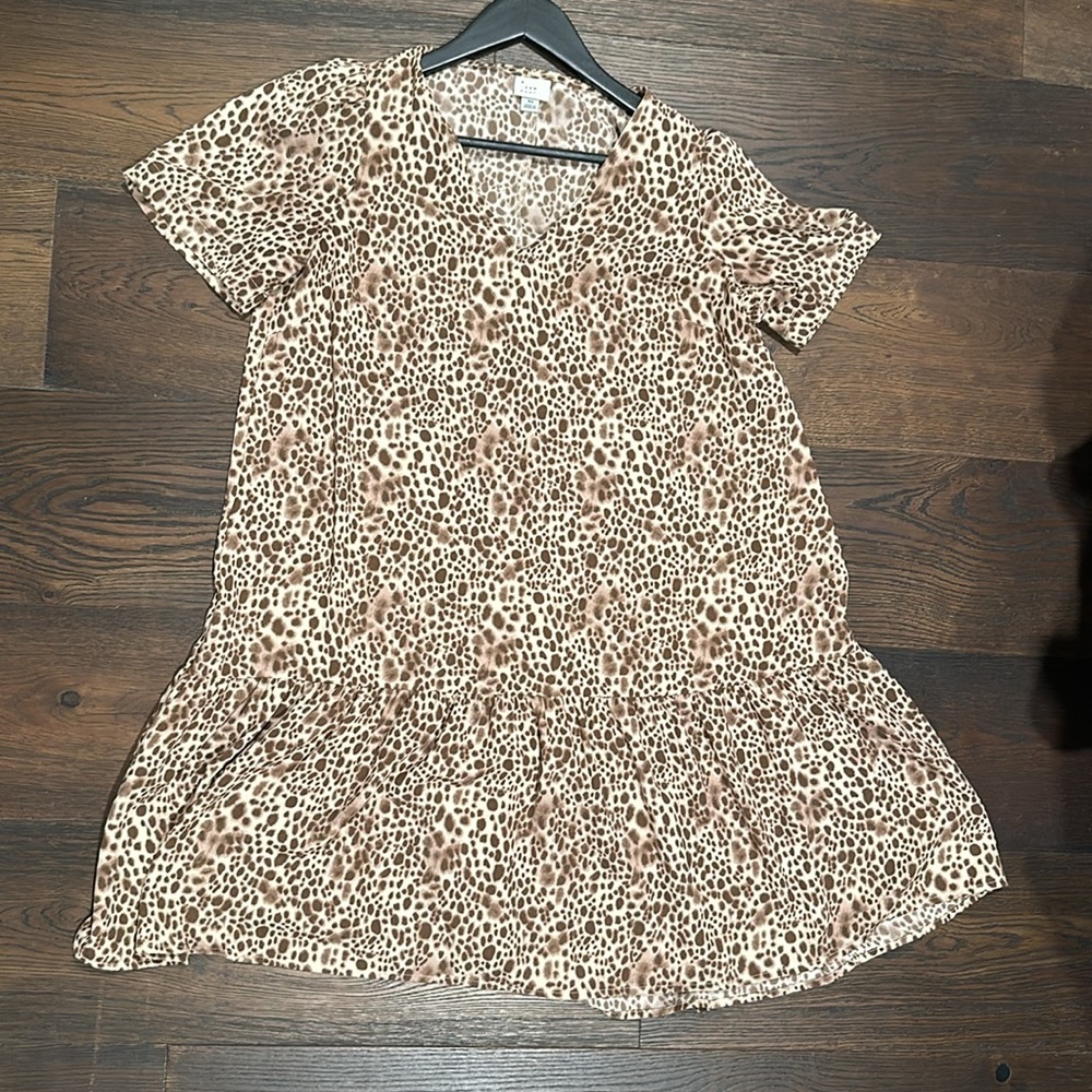 Women’s leopard print short sleeve ruffle hem dress